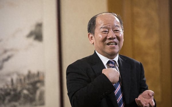 安全炒股配资网 他是许家印最坚定的支持者，投资恒大八百亿，却被许家印害九百亿